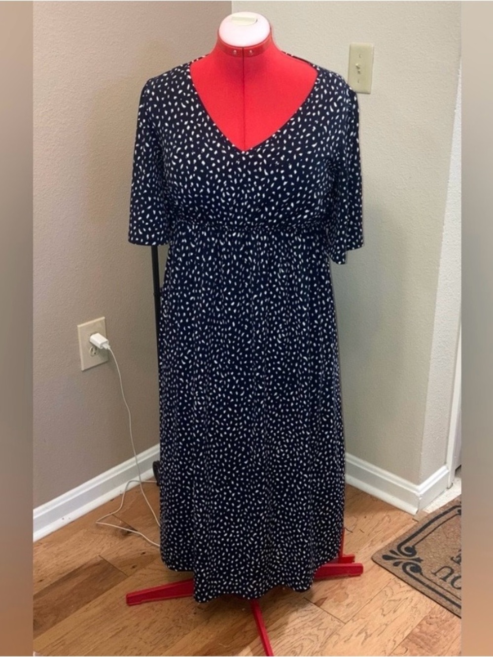 Isabel Maternity by Ingrid & Isabel Navy Flutter Short Sleeve Maternity Dress XS